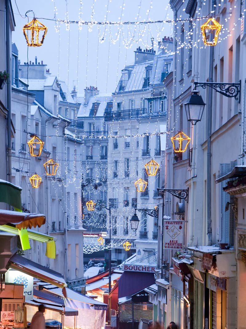 Montmartre Christmas Gettyimages 140357930