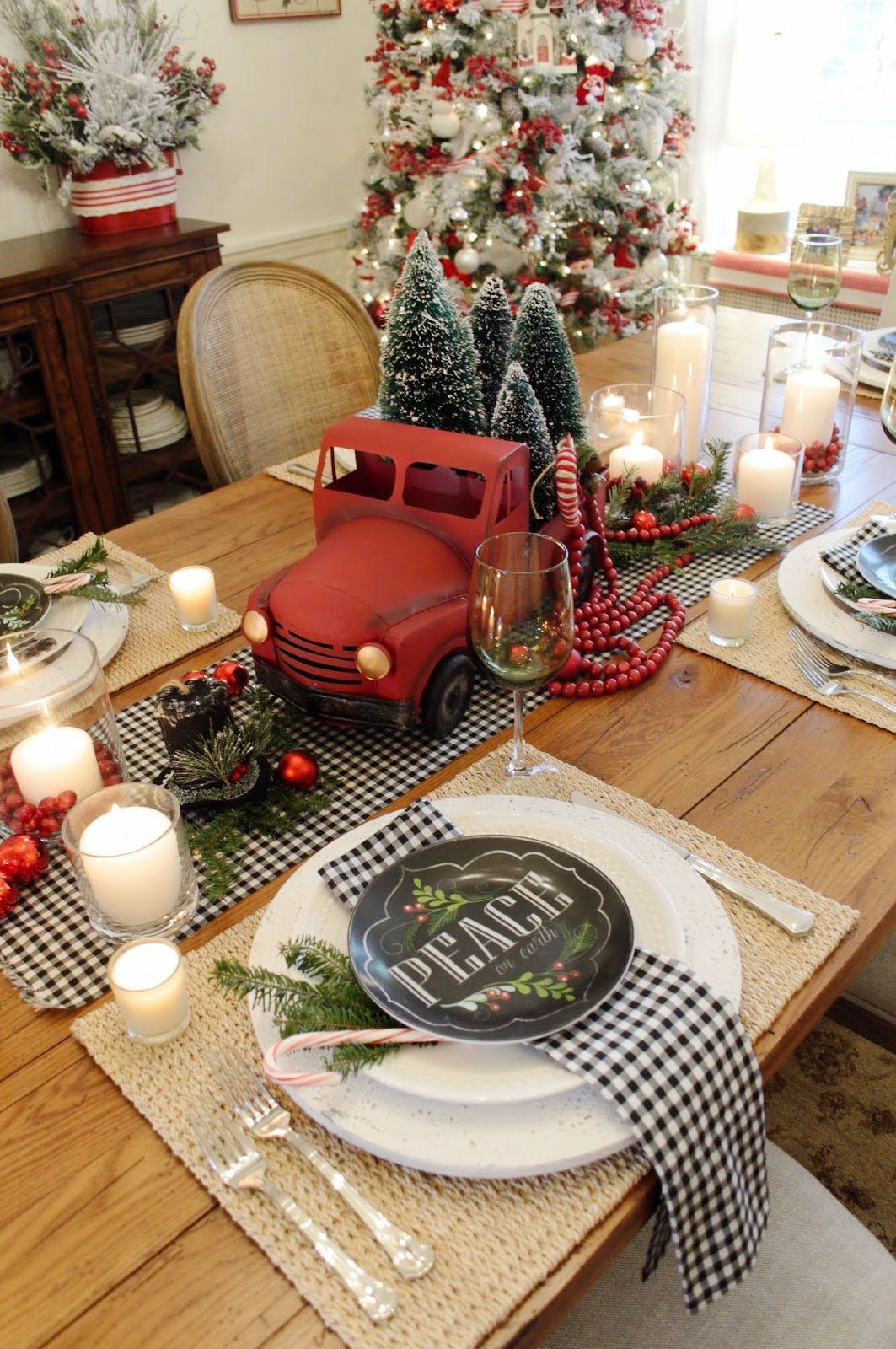 The Best Christmas Table Decorations To Keep Your Spirits Bright