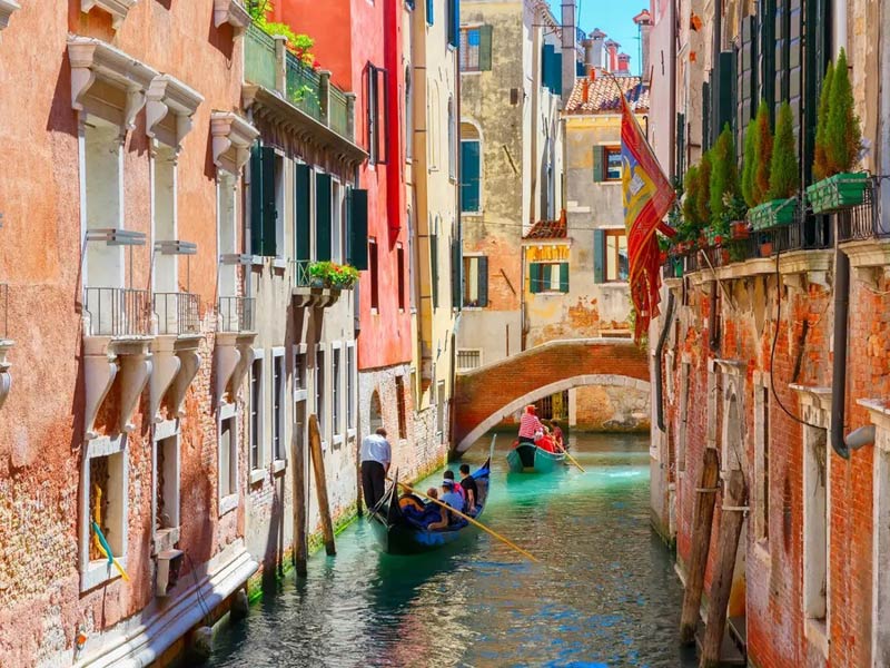 Astikes Gonies Venice