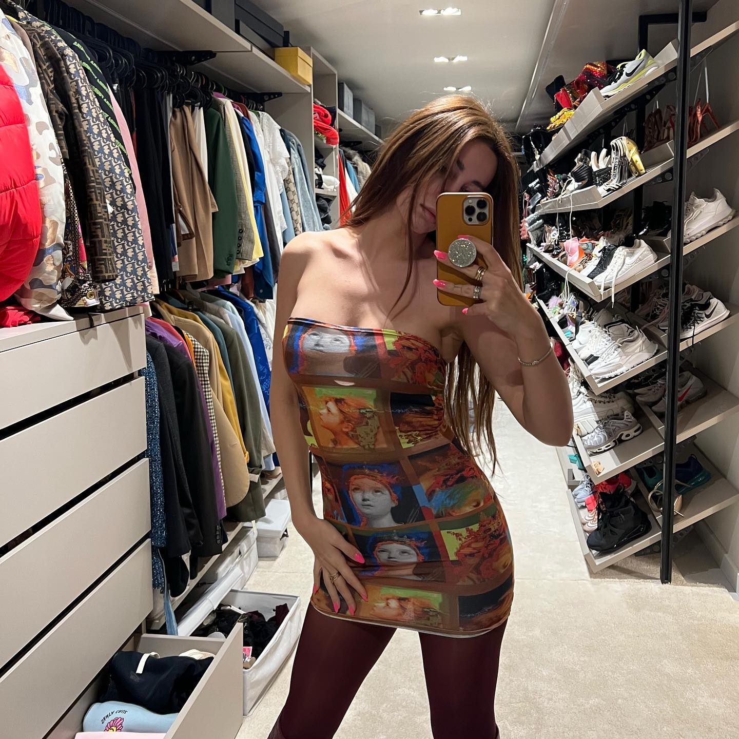 Foureira 273389208 2905271406430611 6313538669921928171 N