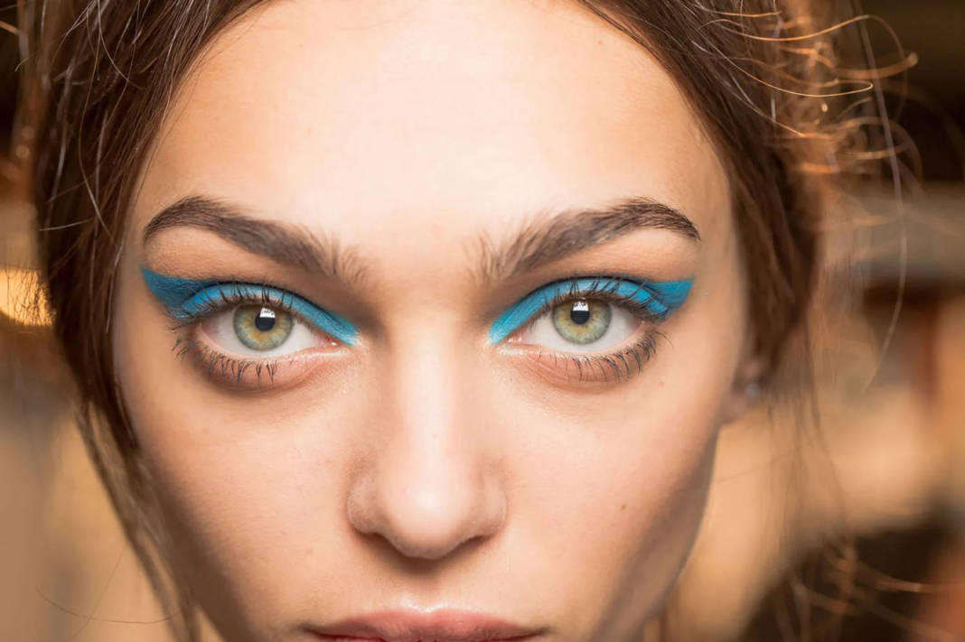 Beauty 2015 08 Honor Ss15 Blue Eye Makeup Main