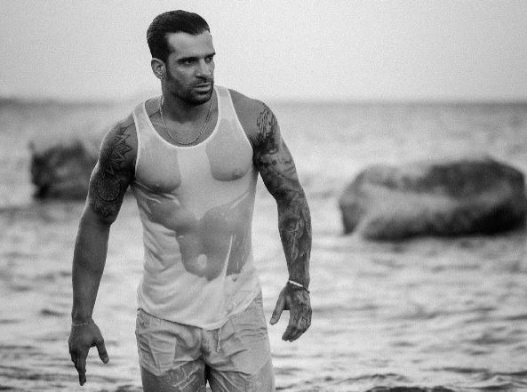 Nikos