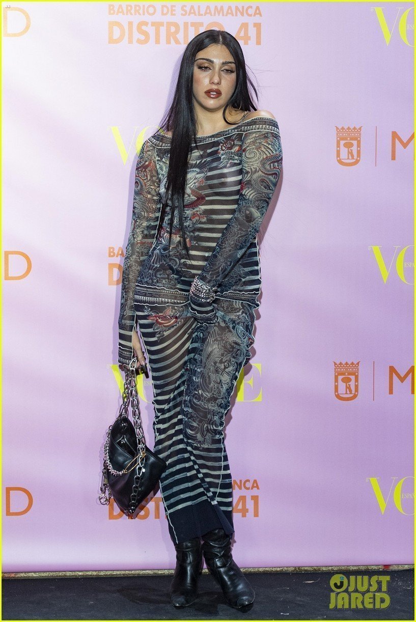 Lourdes Leon Sheer Dress Fashion Night 02