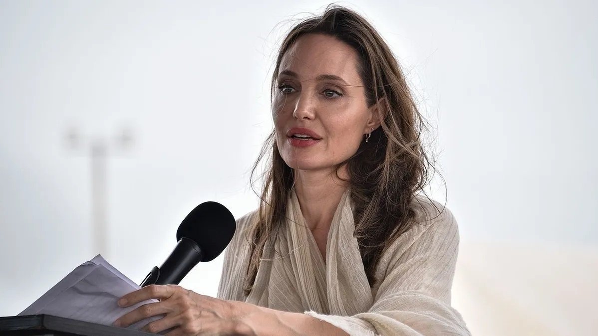 Jolie