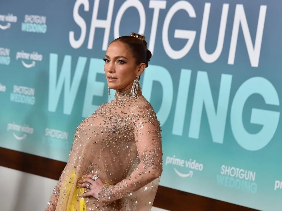 66c6060f Jennifer Lopez