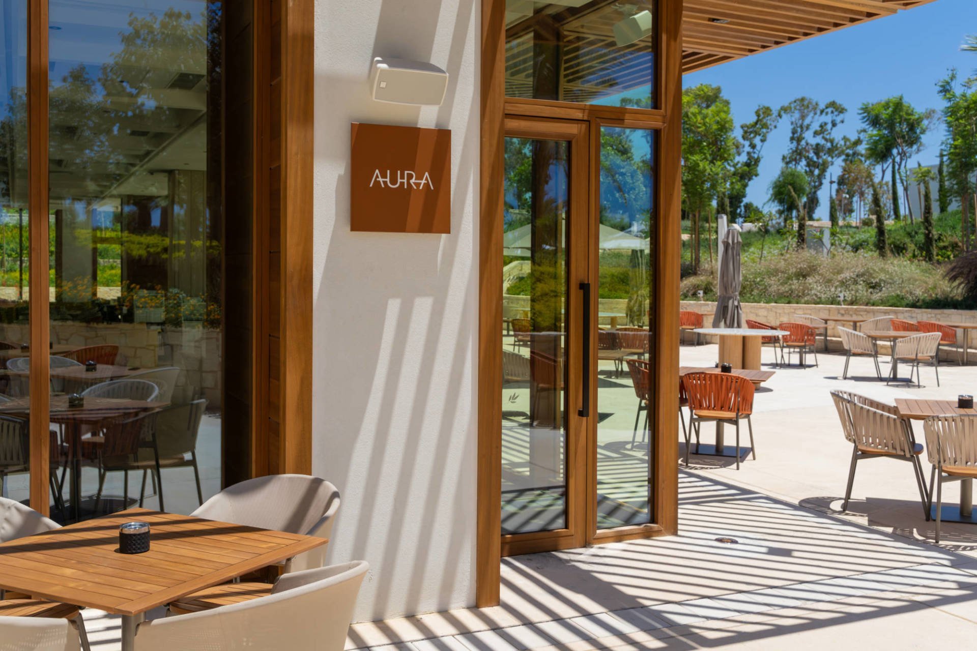 Aura 1
