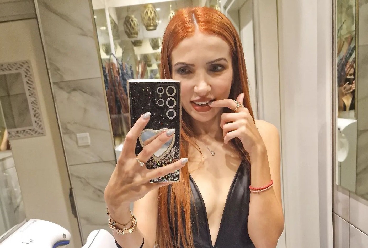 Christianathe 1700845806 3243252148044283909 53457383