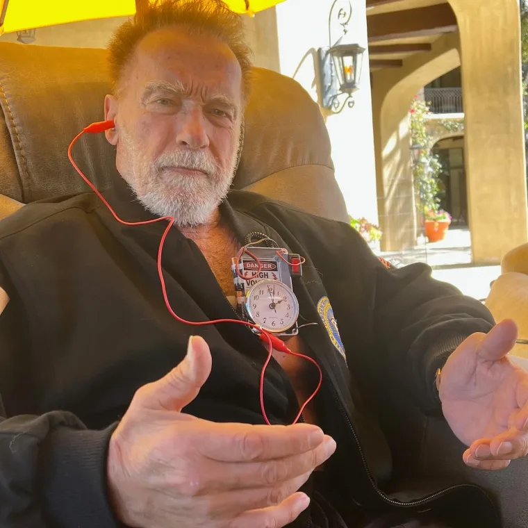Schwarzenegger 1711661661 3333982120086151956 198945880