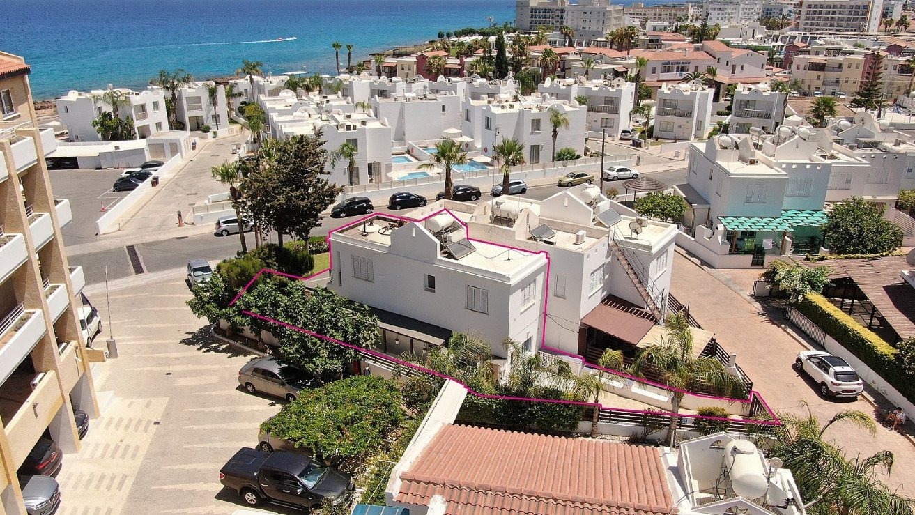 Parathalassia Mezoneta Paralimni
