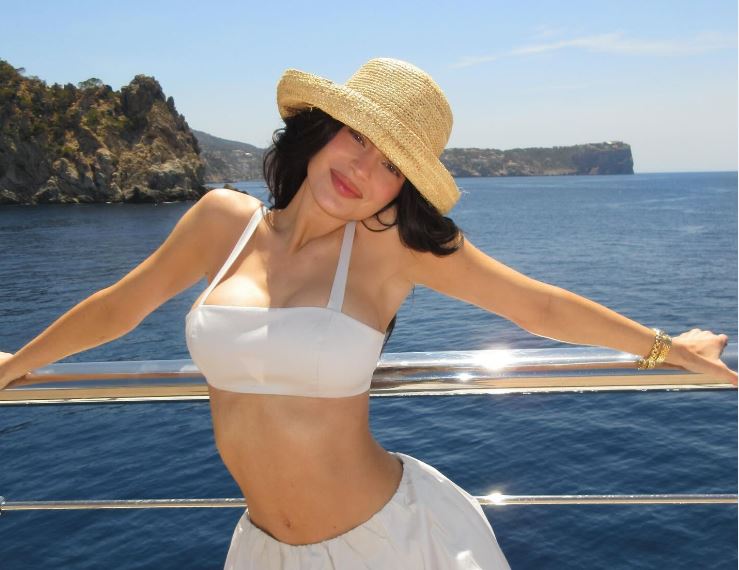 To Kalokerino Manikiour Tis Kylie Jenner
