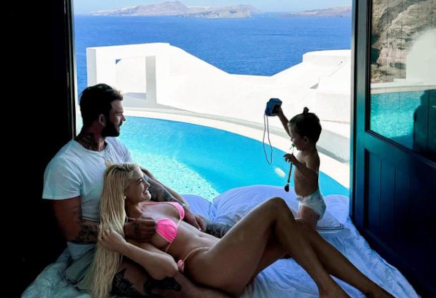 Touni Alexandrou Diakopes Me Pari Se Camping