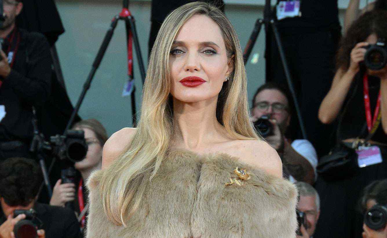 Anjelina Jolie