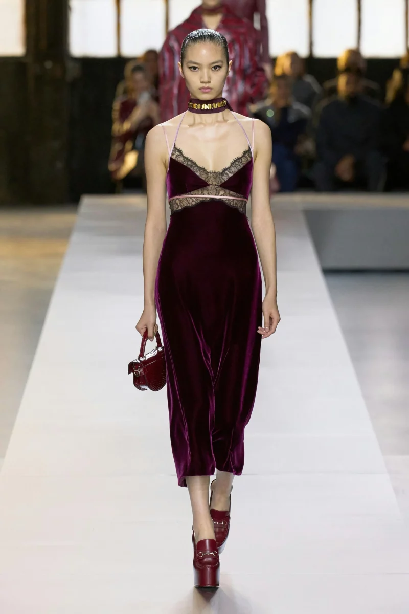 1732181876 1732119037 Velluto Vestiti Sfilate Milano E Parigi Look Autunno Inverno 2024 Tendenza2