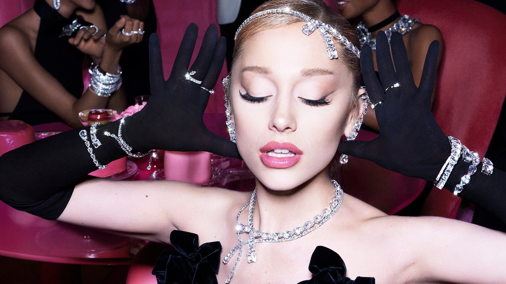 Swarovski 2024 Holiday Campaign Ariana Grande By Mert And Marcus (5)