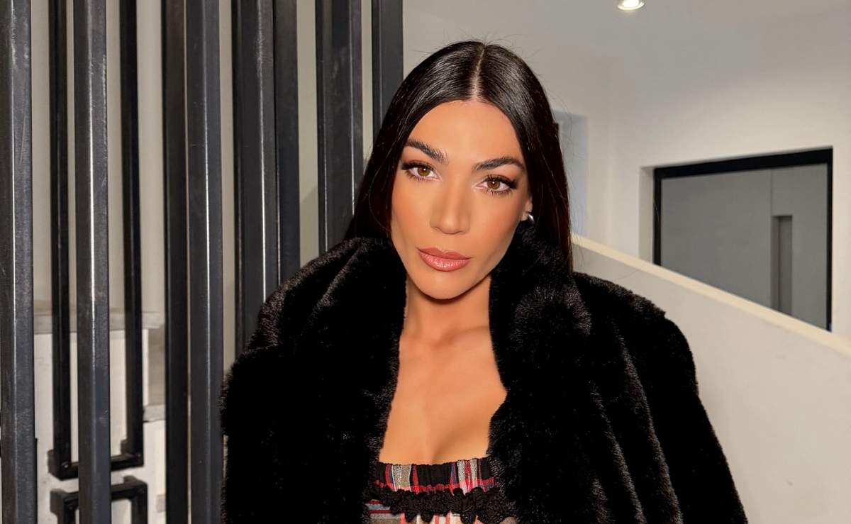 Ivi Adamou