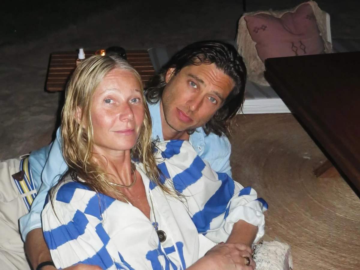 Gwyneth Paltrow And 1