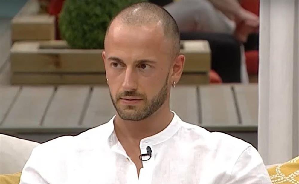Nikos Peletiee