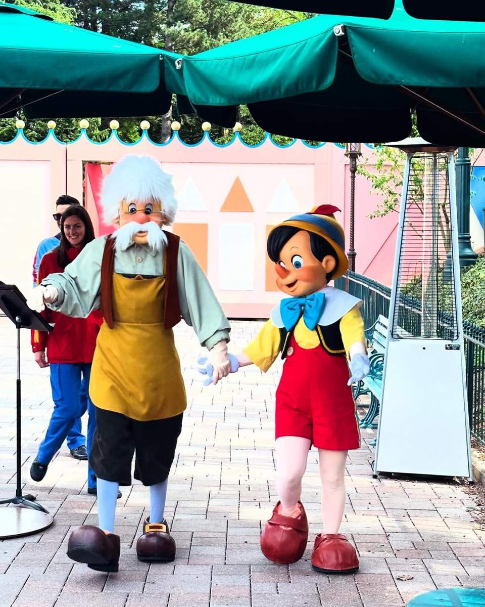 Το ταξίδι μας στην @disneylandparis στο Παρίσι ήταν κάτι παραπάνω από μια απλή οικογενειακή εκδρομή — ήταν ένα κομμάτι μαγείας που ζήσα (11)