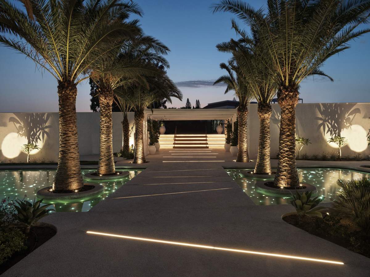Parklane Resort & Spa The Retail Village 01