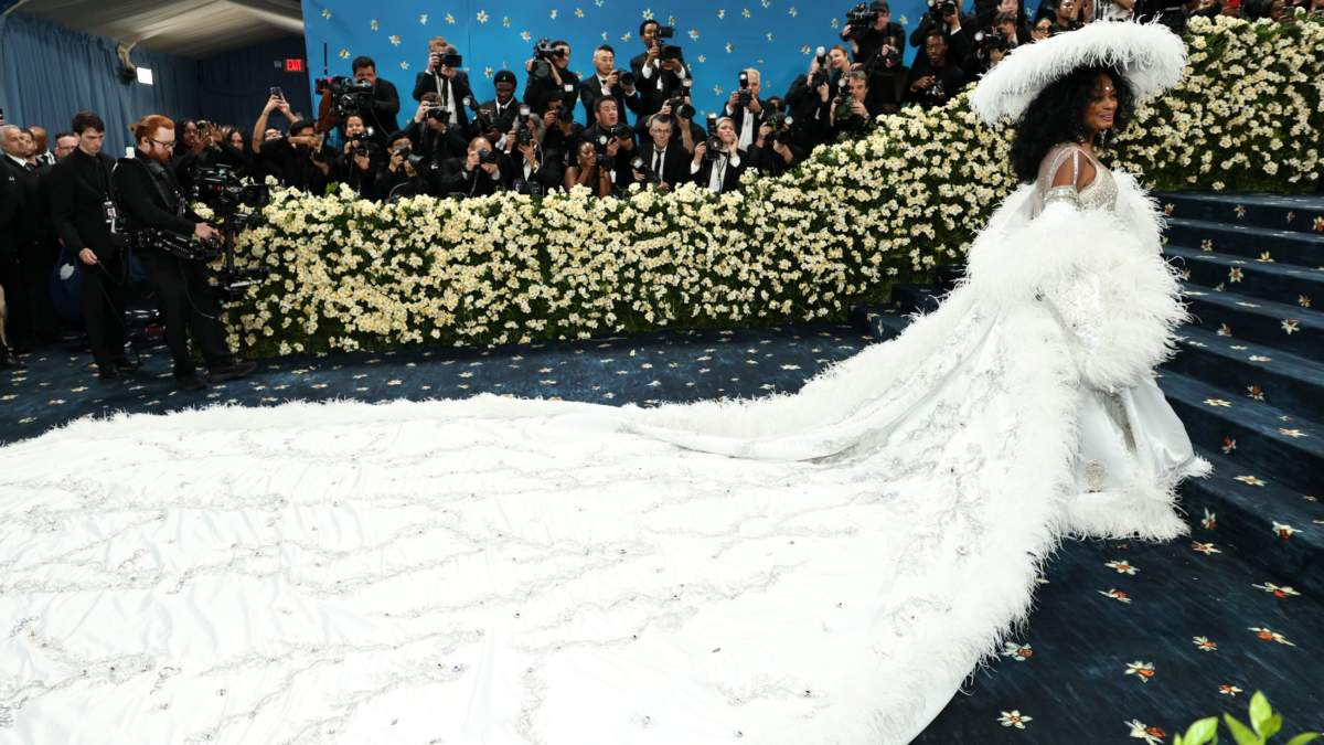 Diana Ross Attends The 2025 Met Gala Celebrating Superfine News Photo 1746483910.pjpeg