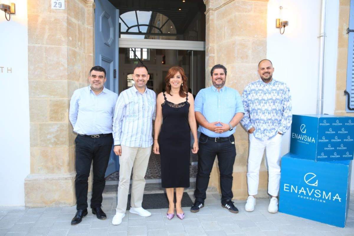 Σάββας Σαββίδης Γιωργος Παστρικός Νατάσα Μιχαηλίδου Αντρεας Πέτρου Λεόντιος Τσέλεπος 4270