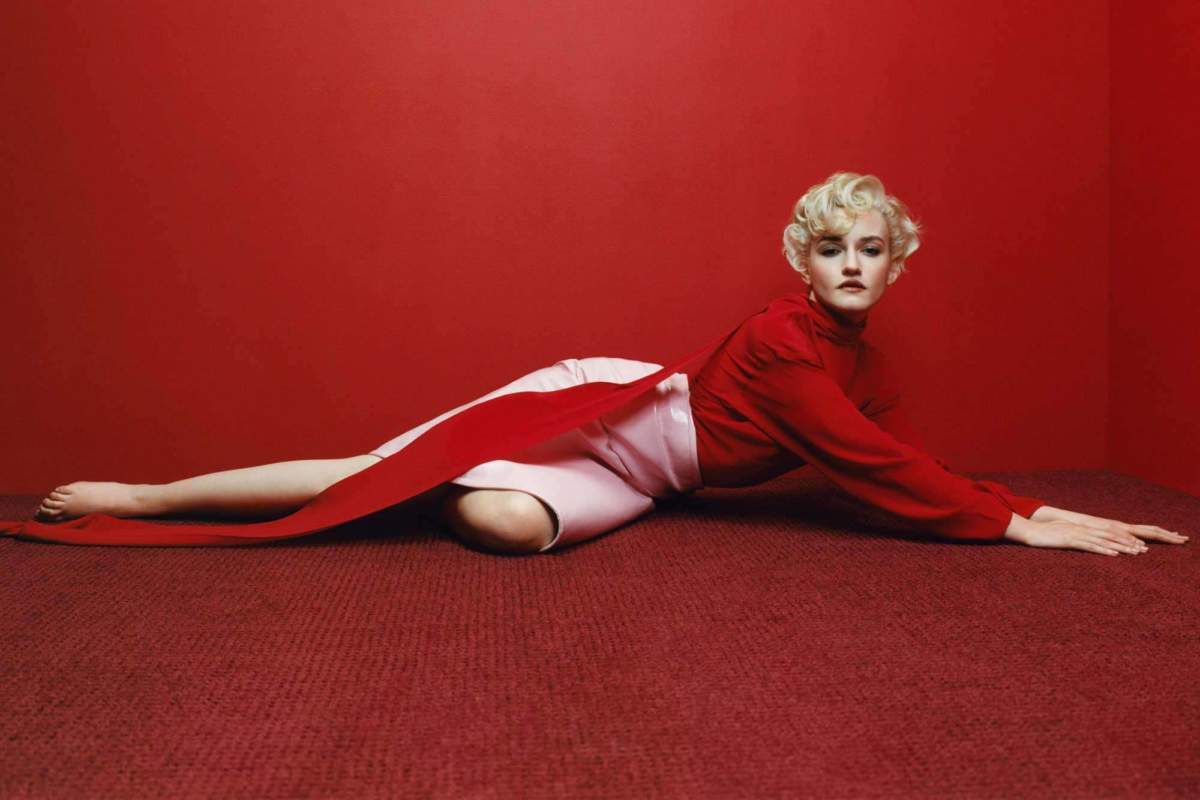 Julia Garner Cr Fashion Book 092425 1 E5cd79816f654bc0a9efab7078cb4ac7