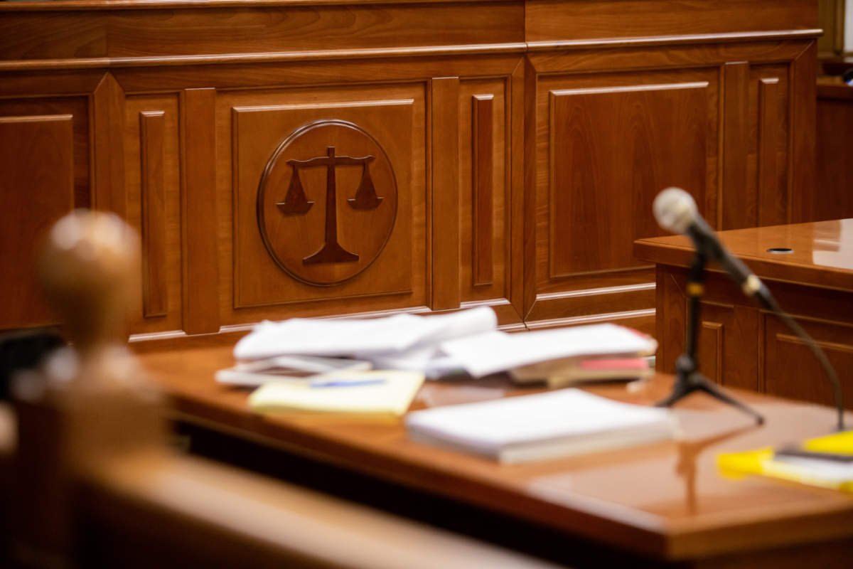 Balance Sign In Court