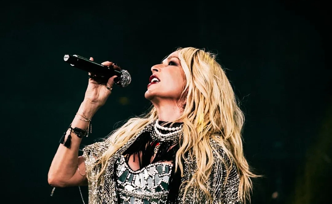 Anna Vissi Cover