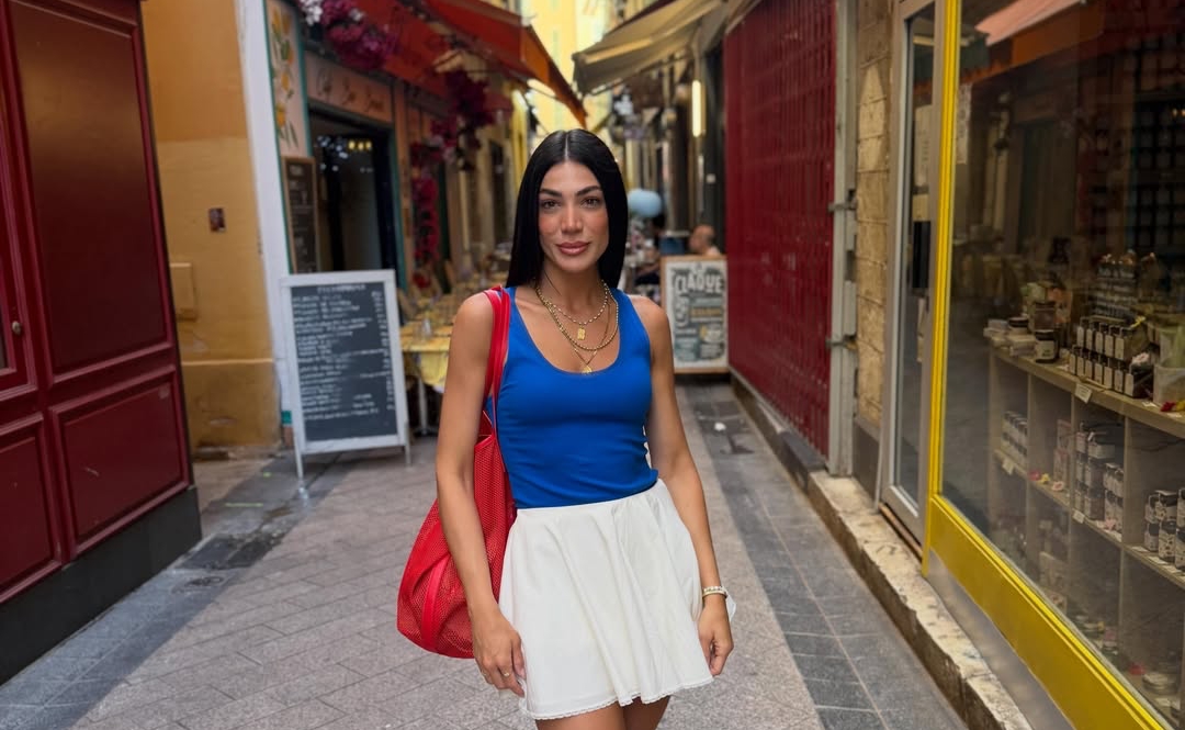 Ivi Adamou
