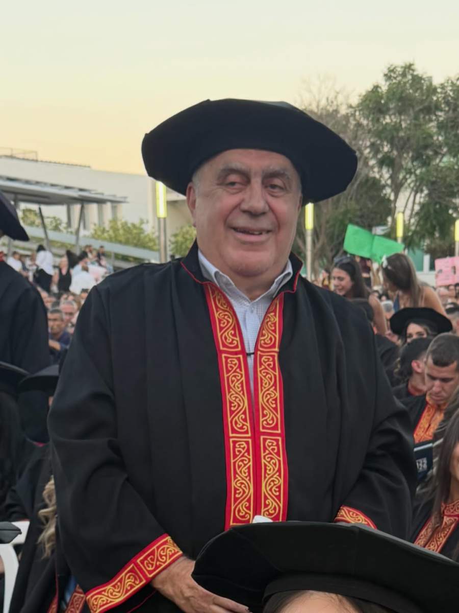 Ο Αγαπητός πήρε πτυχίο στα 69! Μπράβο Αθω, περήφανη κόρη 🫶🏻 @athos Agapitos