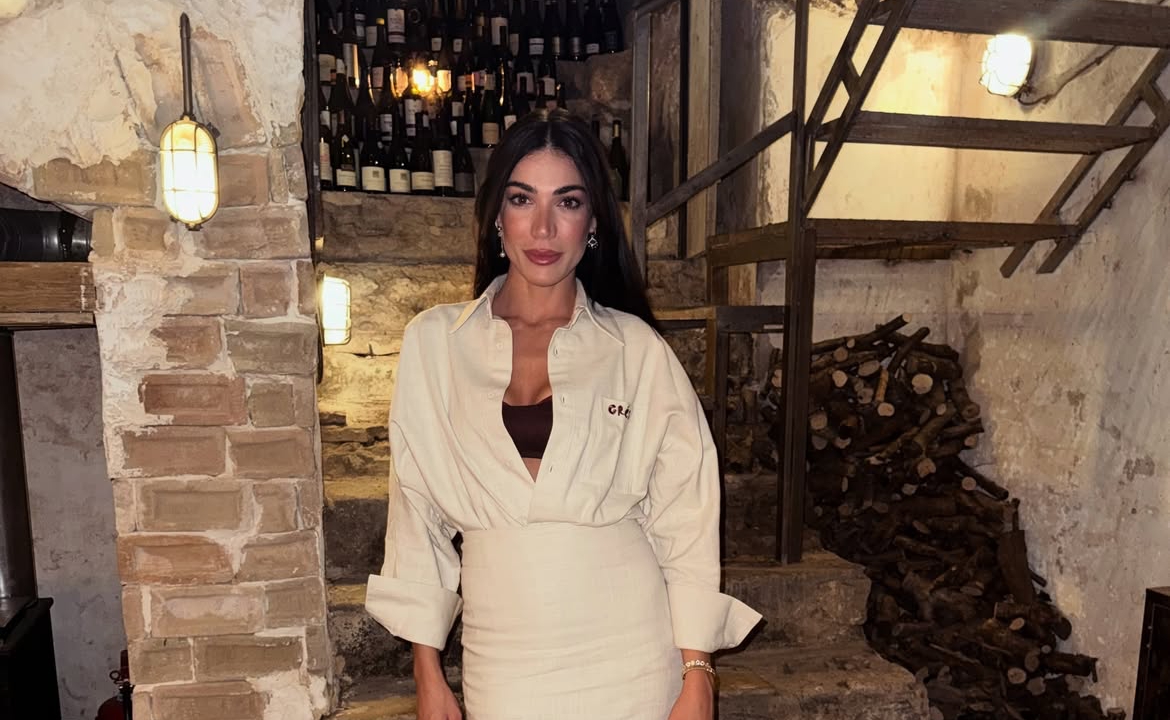 Ivi Adamou