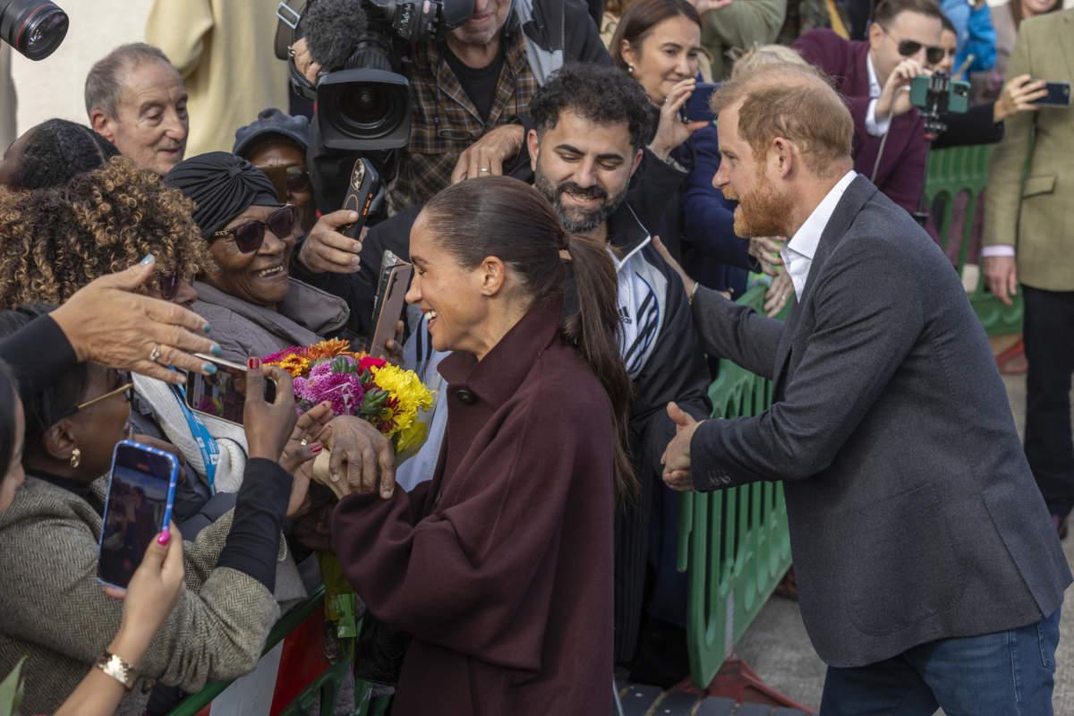 Πρίγκιπας Harry και Meghan Markle: Η θερμή υποδοχή των Sussex στο Nottingham