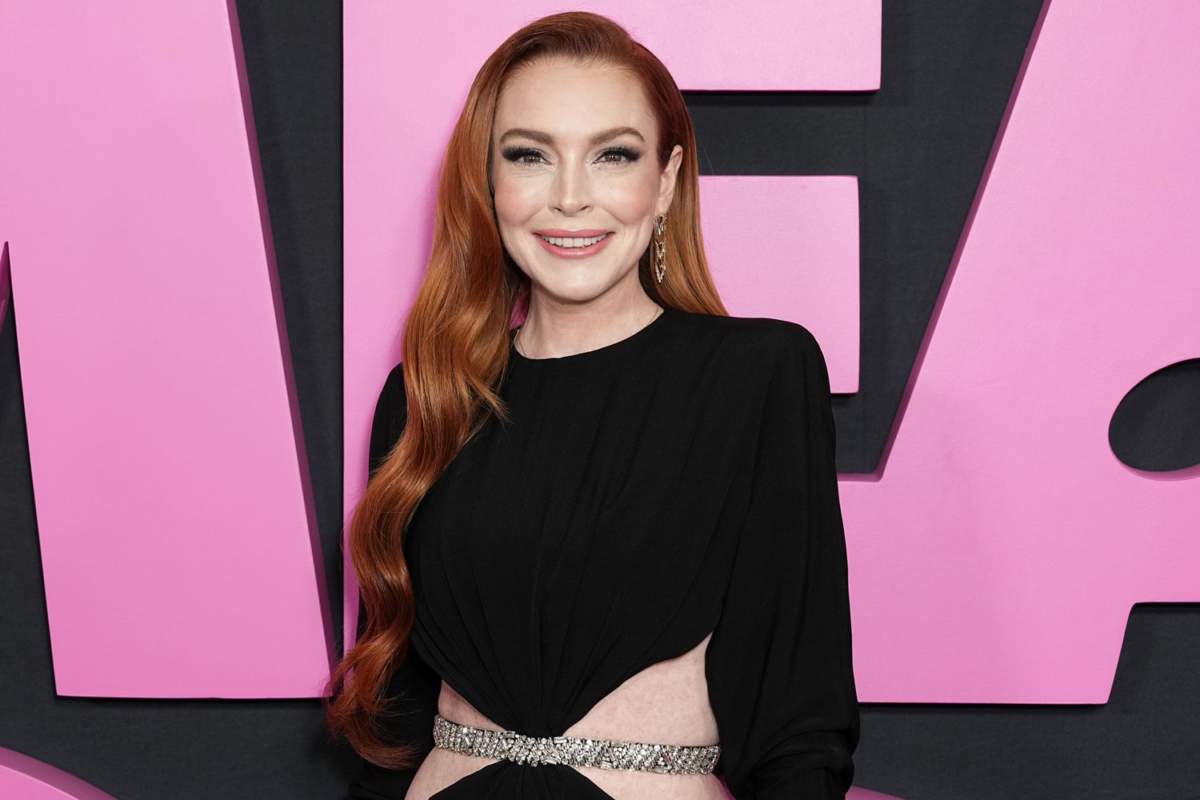 Lindsay Lohan Hair Tout 10924 99f5a667abdb4a8c8fe8cb542e147441
